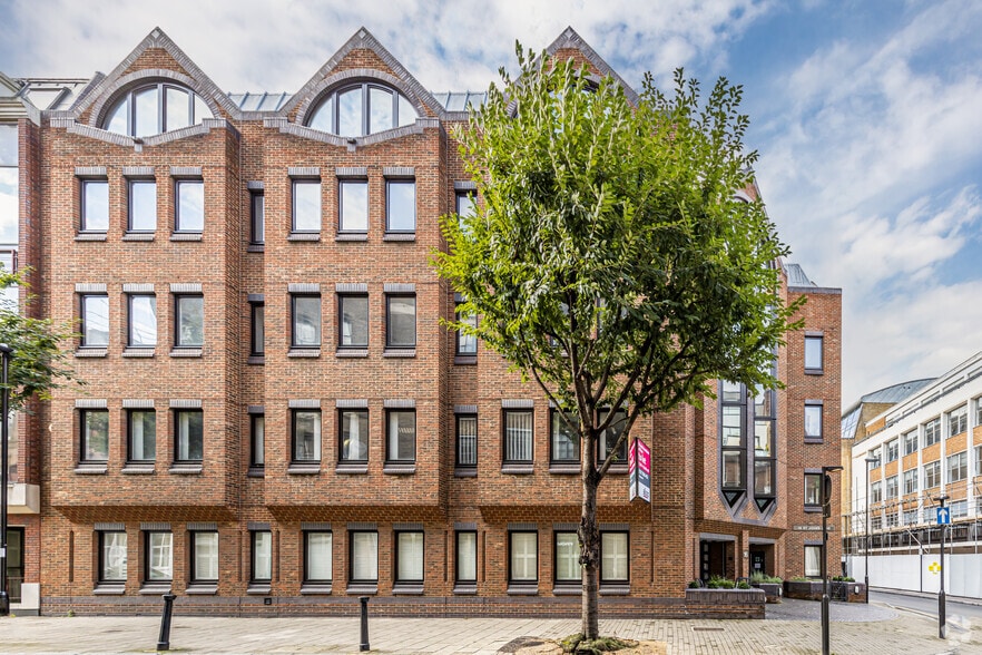 16-18 St Johns Ln, Londres à louer - Photo de l’immeuble – Image 3 sur 3