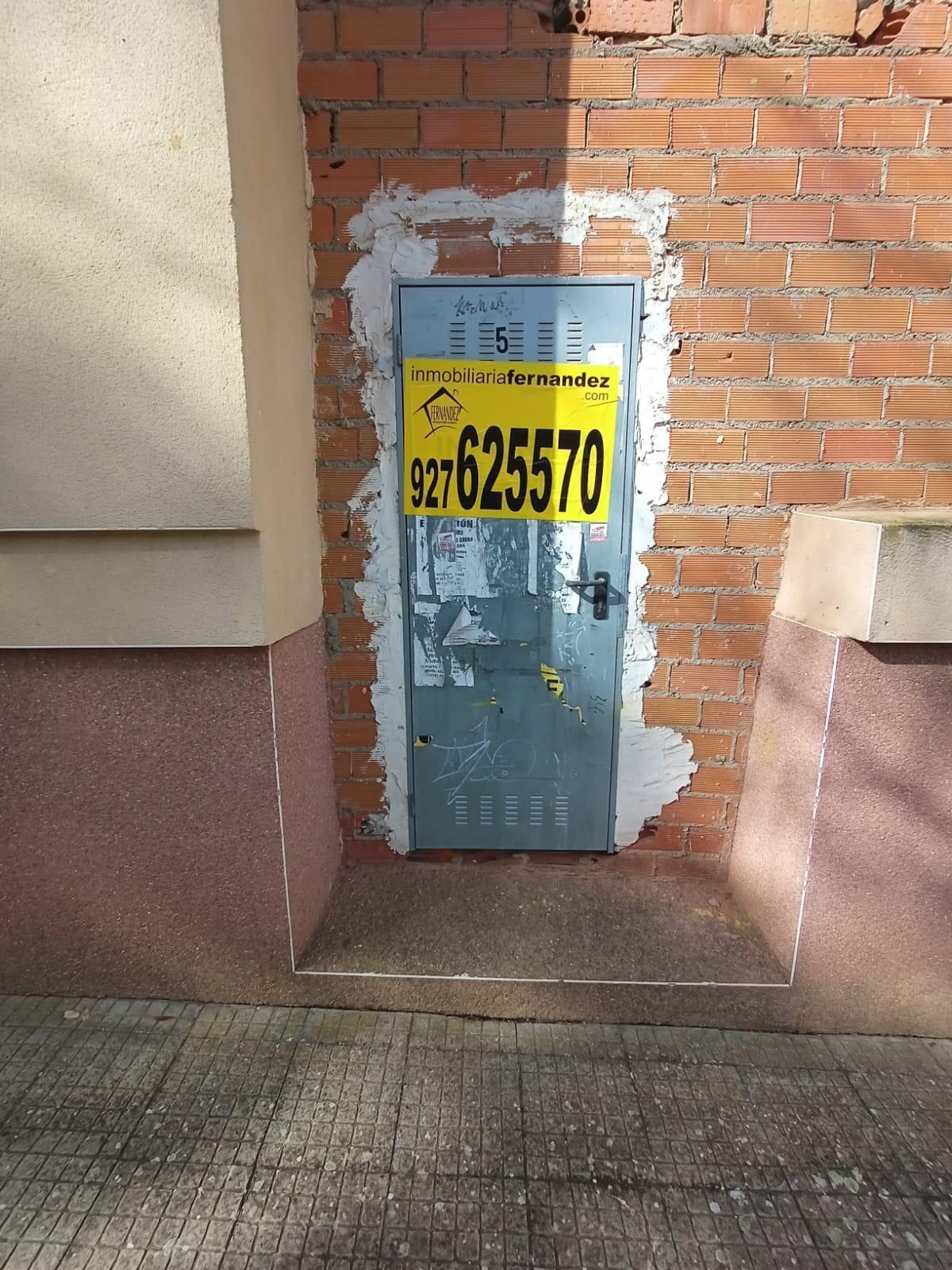 Local commercial dans Cáceres, Cáceres à louer Photo de l’immeuble– Image 1 sur 2