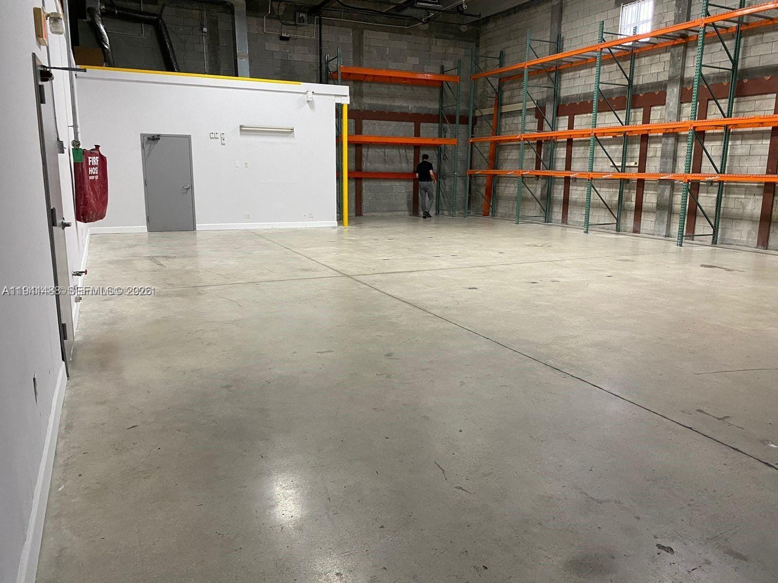 8578 NW 61st St, Miami, FL à louer Photo intérieure– Image 1 sur 5