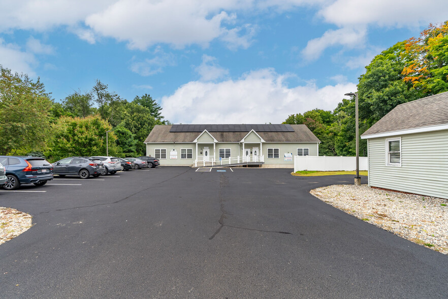 442 State St, Belchertown, MA à vendre - Photo de l’immeuble – Image 2 sur 38