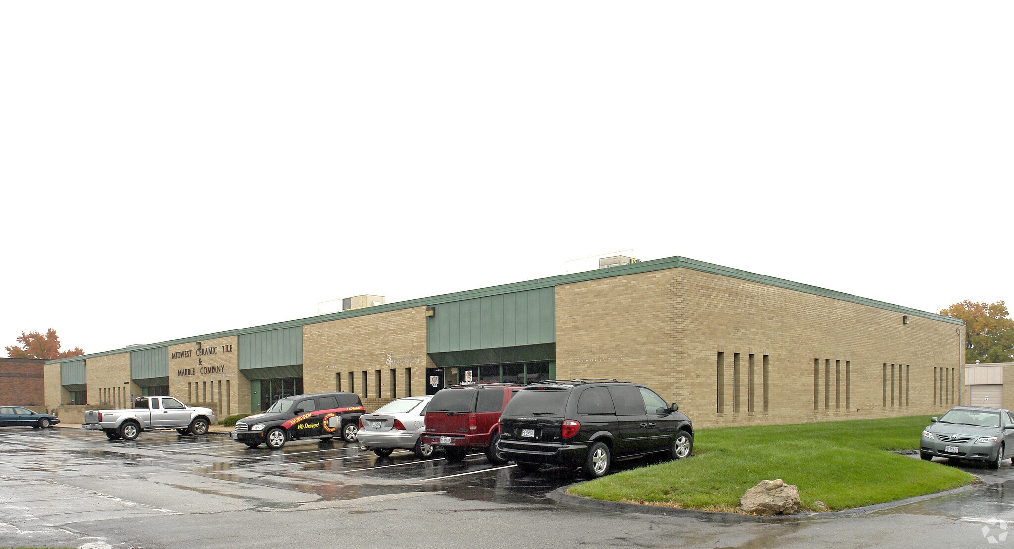 34-46 Worthington Access Dr, Maryland Heights, MO à louer Photo de l’immeuble– Image 1 sur 3