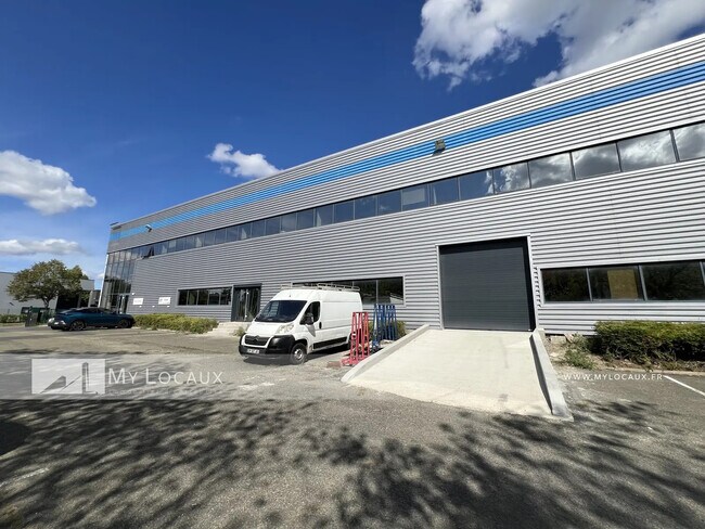 Plus de détails pour Local d'activités à louer