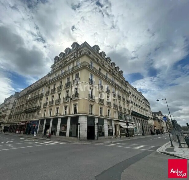 Bureau dans Rennes à louer - Photo de l’immeuble – Image 1 sur 4
