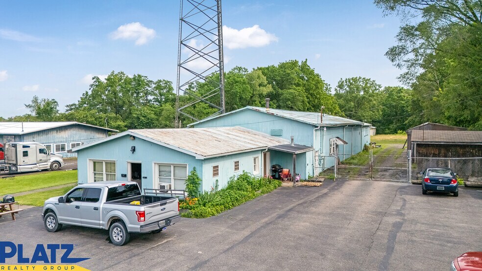 13332 Mahoning Ave, North Jackson, OH à vendre - Photo de l’immeuble – Image 2 sur 8