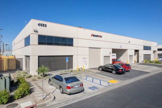 Plus de détails pour 4553-4557 Firestone Blvd, South Gate, CA - Industriel/Logistique à louer