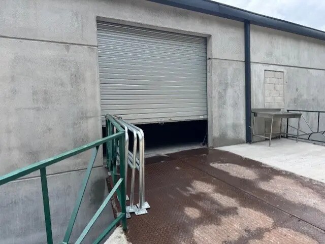 Industriel/Logistique dans Contes à louer - Photo de l’immeuble – Image 3 sur 5