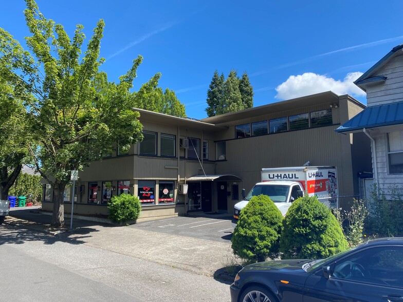 5620-5622 SW Kelly Ave, Portland, OR à louer - Photo principale – Image 1 sur 9