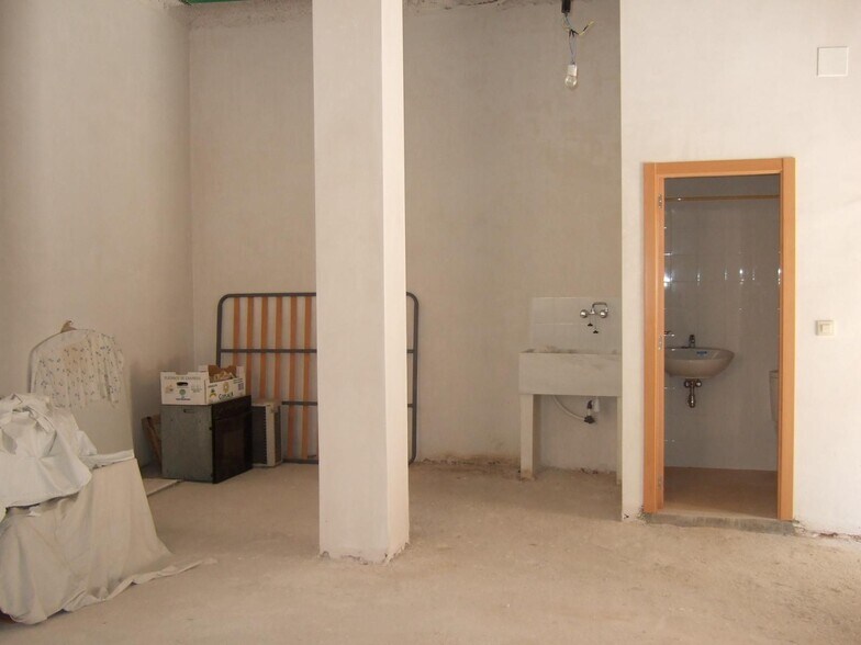 Local commercial dans Almussafes à louer - Photo de l’immeuble – Image 3 sur 3