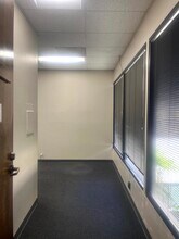 14930 Ventura Blvd, Sherman Oaks, CA à louer Photo intérieure– Image 1 sur 13