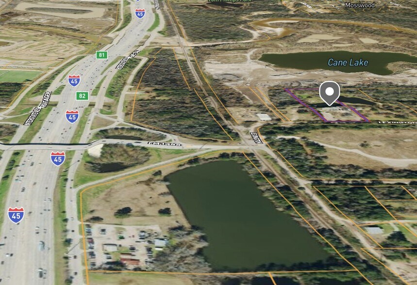 230 Lexington Ct, Conroe, TX à vendre - Photo de l’immeuble – Image 2 sur 19