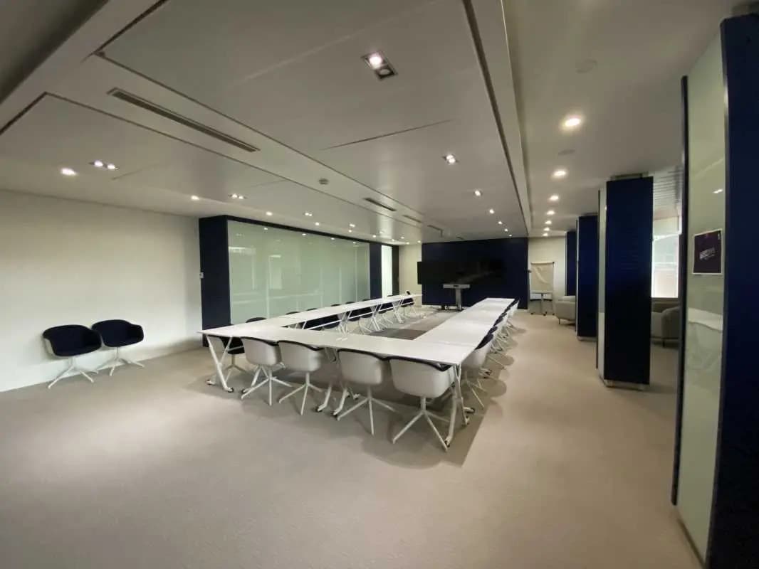 1 Terrasse Bellini, Puteaux à louer Photo de l’immeuble– Image 1 sur 8