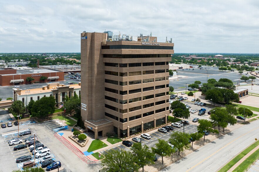 4245 Kemp Blvd, Wichita Falls, TX à louer - Photo principale – Image 1 sur 13