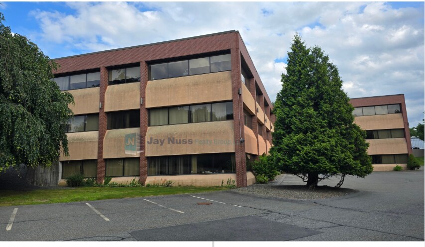 1017 Turnpike St, Canton, MA à vendre - Photo de l’immeuble – Image 3 sur 6