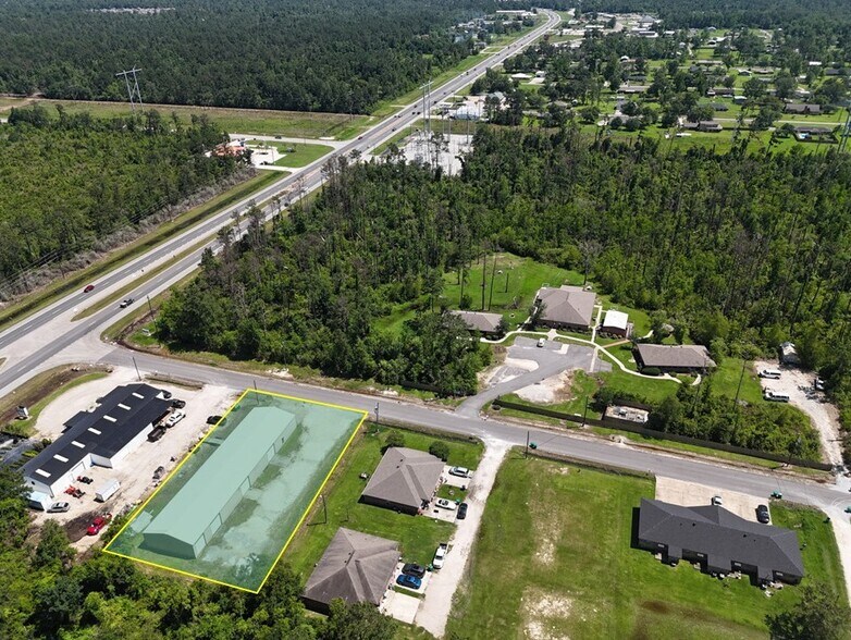 130 Victoria Dr, Moss Bluff, LA à vendre - Photo de l’immeuble – Image 3 sur 4