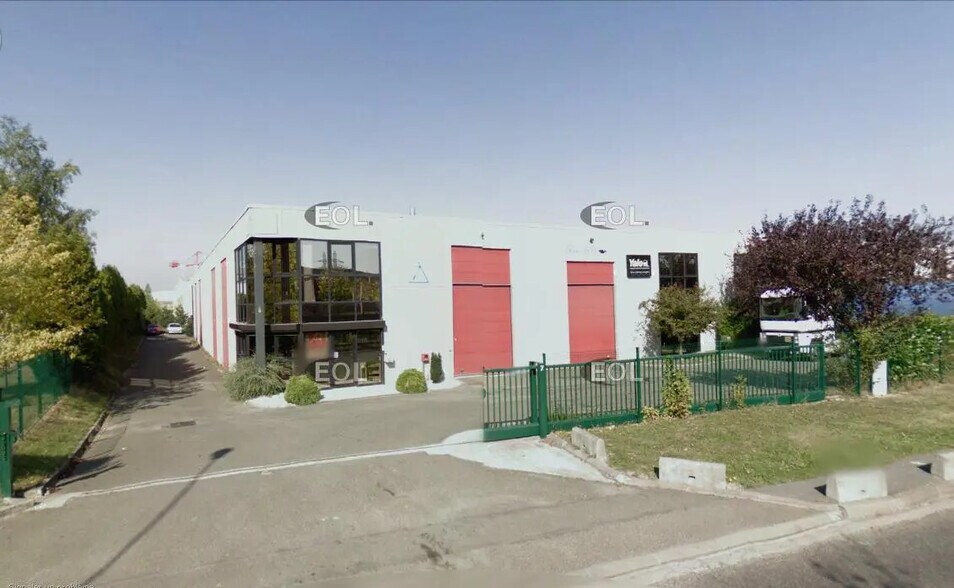 Industriel/Logistique dans Coignières à louer - Photo de l’immeuble – Image 1 sur 3