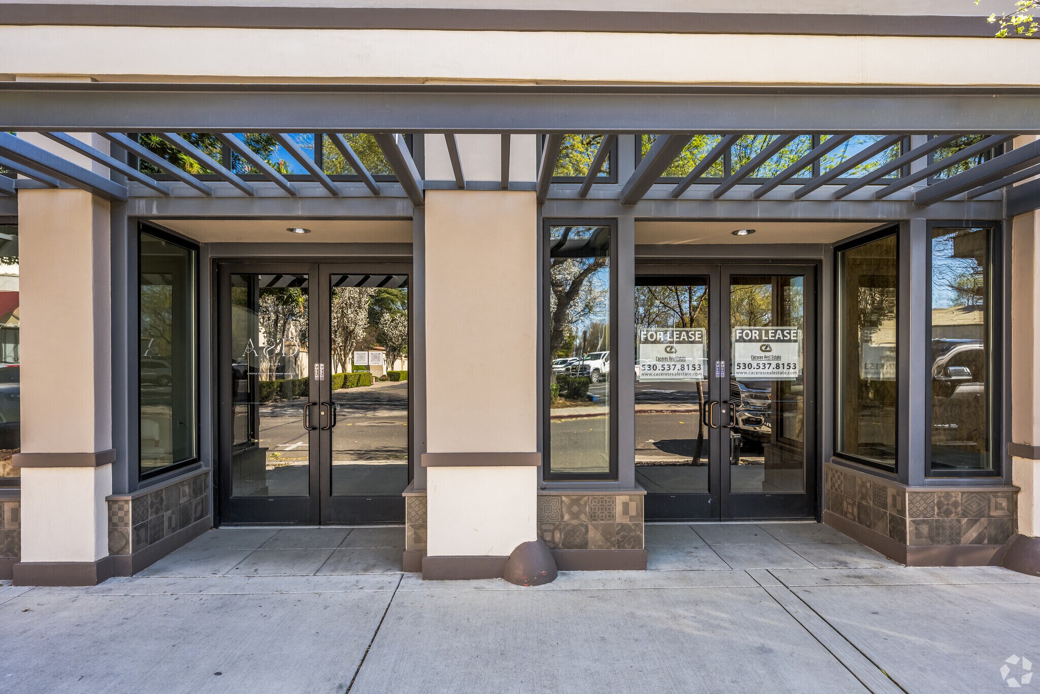 427-433 College St, Woodland, CA à louer Photo de l’immeuble– Image 1 sur 5