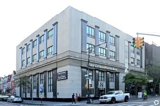 35-01 30th Ave, Astoria, NY à louer Photo intérieure– Image 1 sur 27