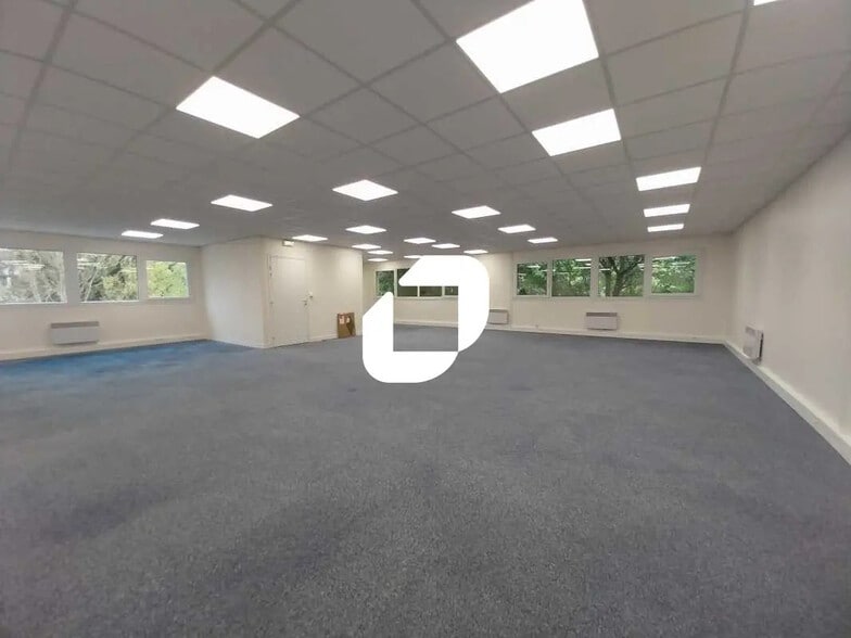 2 Rue Eugène Hénaff, Trappes à louer - Photo de l’immeuble – Image 2 sur 16