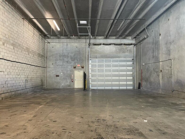 10850 NW 21st St, Miami, FL à louer - Photo intérieure – Image 3 sur 3