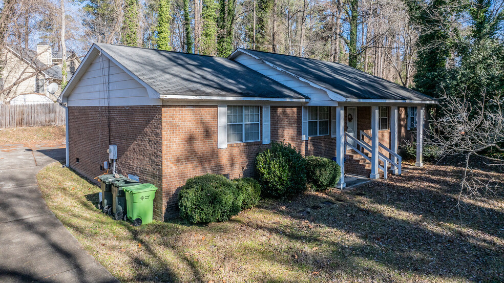 2341 New Bern Ave, Raleigh, NC à vendre - Photo de l’immeuble – Image 3 sur 7