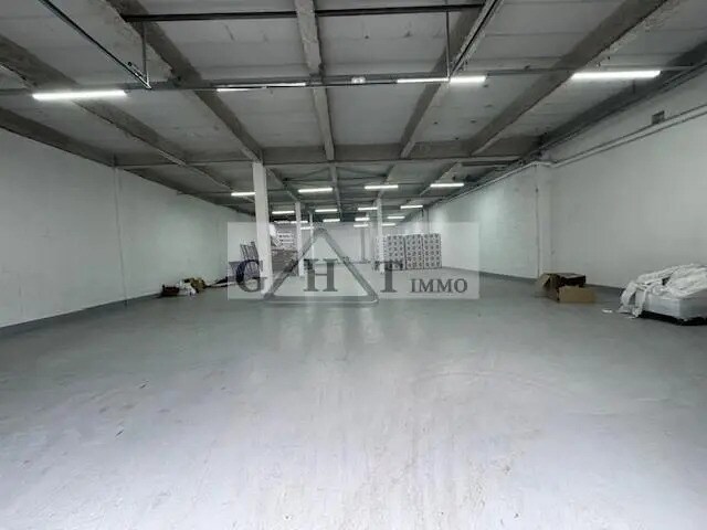 Industriel/Logistique dans Neuilly-sur-Marne à louer Photo intérieure– Image 1 sur 3