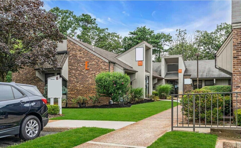 220 Jack Martin Blvd, Brick, NJ à vendre - Photo de l’immeuble – Image 2 sur 11