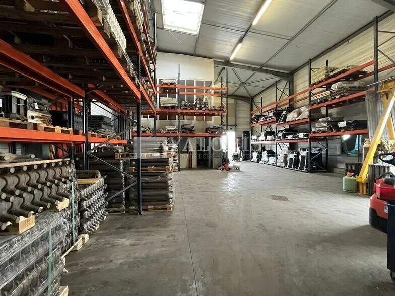Local d’activités dans Marcilly-d'Azergues à louer - Photo de l’immeuble – Image 2 sur 9