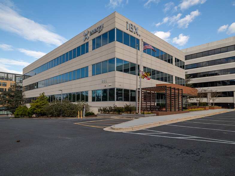 801 Thompson Ave, Rockville, MD à louer - Photo de l’immeuble – Image 1 sur 17