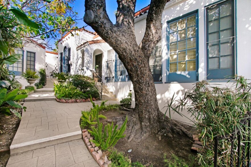805-809 N Kodak Dr, Los Angeles, CA à vendre - Photo de l’immeuble – Image 1 sur 11