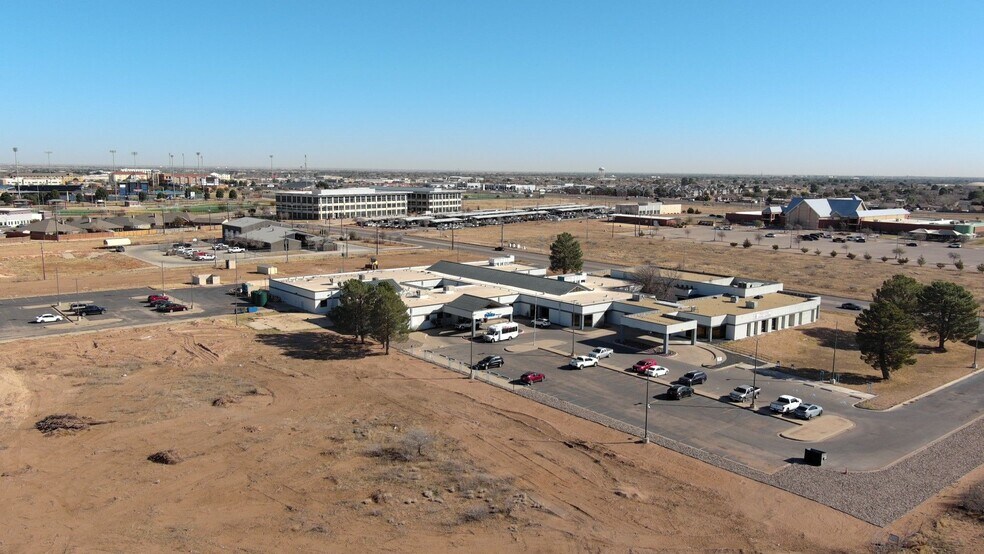 207 Tradewinds Blvd, Midland, TX à louer - Photo de l’immeuble – Image 1 sur 7