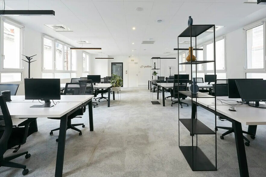 63 Rue Sainte-Anne, Paris à louer - Photo de l’immeuble – Image 2 sur 4