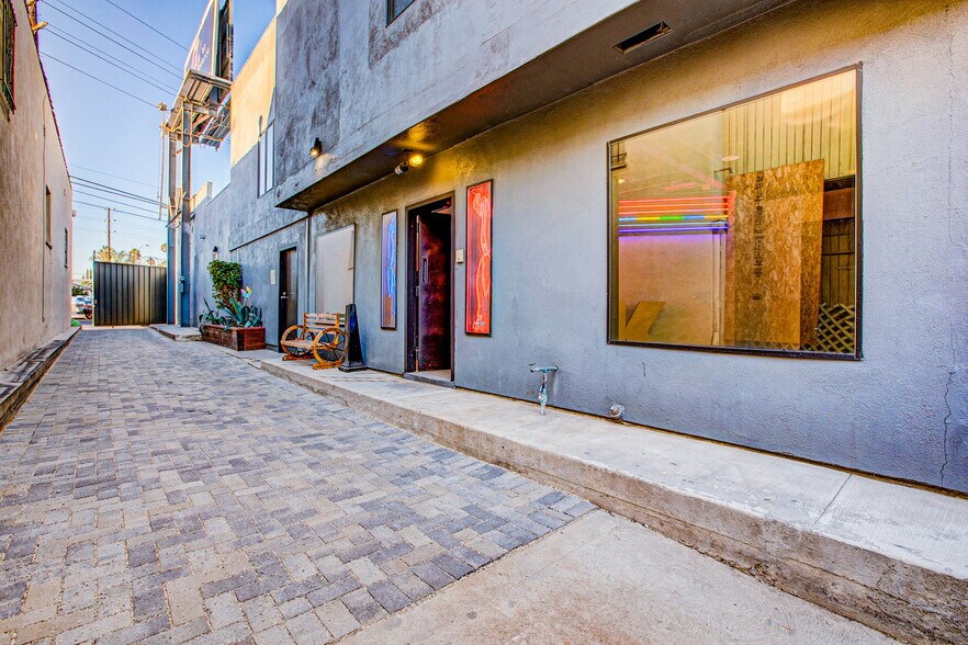 5008 Venice Blvd, Los Angeles, CA à louer - Photo de l’immeuble – Image 2 sur 19