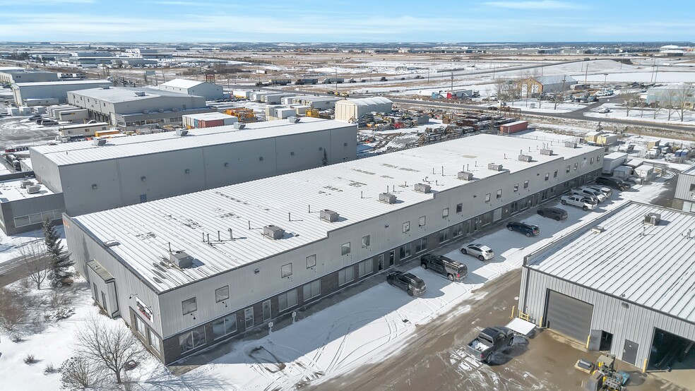 235105 Wrangler Dr SE, Rocky View No 44, AB à vendre - Photo de l’immeuble – Image 2 sur 7