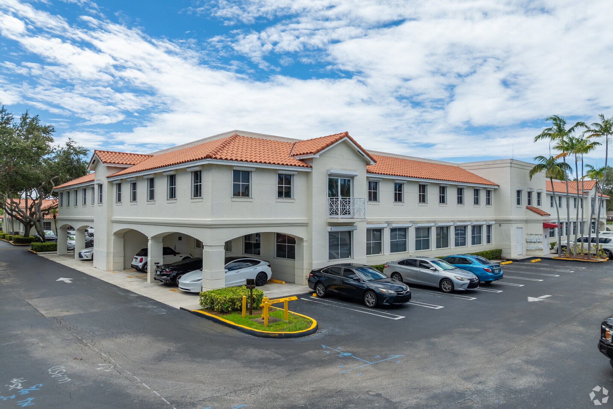 7765 SW 87th Ave, Miami, FL à louer Photo principale– Image 1 sur 44