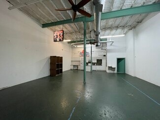 Plus de détails pour 305 Washburn St, Taylor, TX - Local d'activités à louer