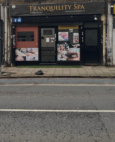 22 High Street Colliers Wood, Londres à louer - Photo de l’immeuble – Image 1 sur 2