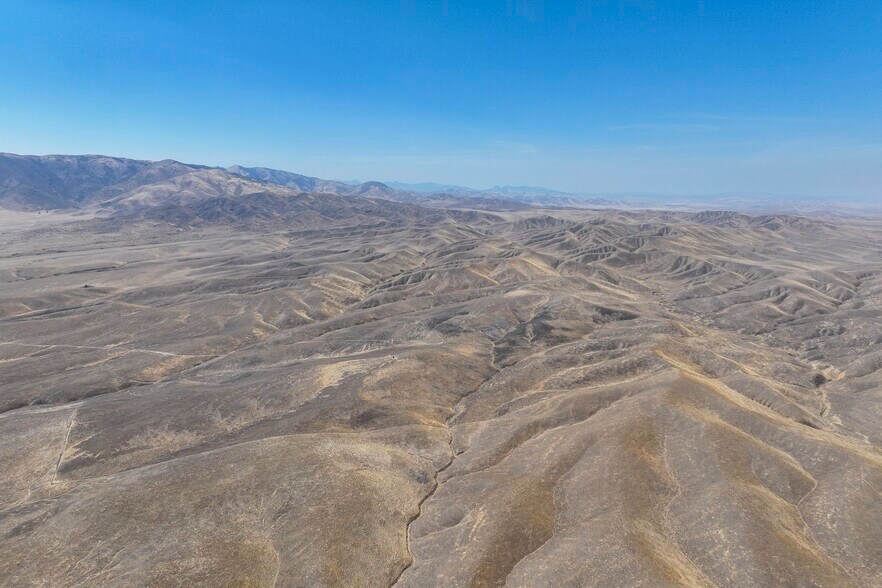 County Road 8335, Firebaugh, CA à vendre - Photo de l’immeuble – Image 2 sur 6