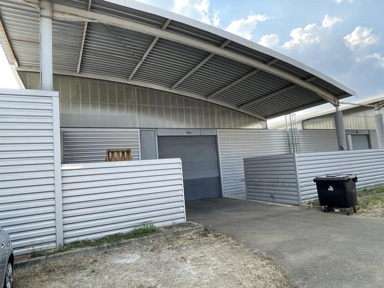 Local d'activités dans Le Mans à vendre - Photo de l’immeuble – Image 3 sur 12