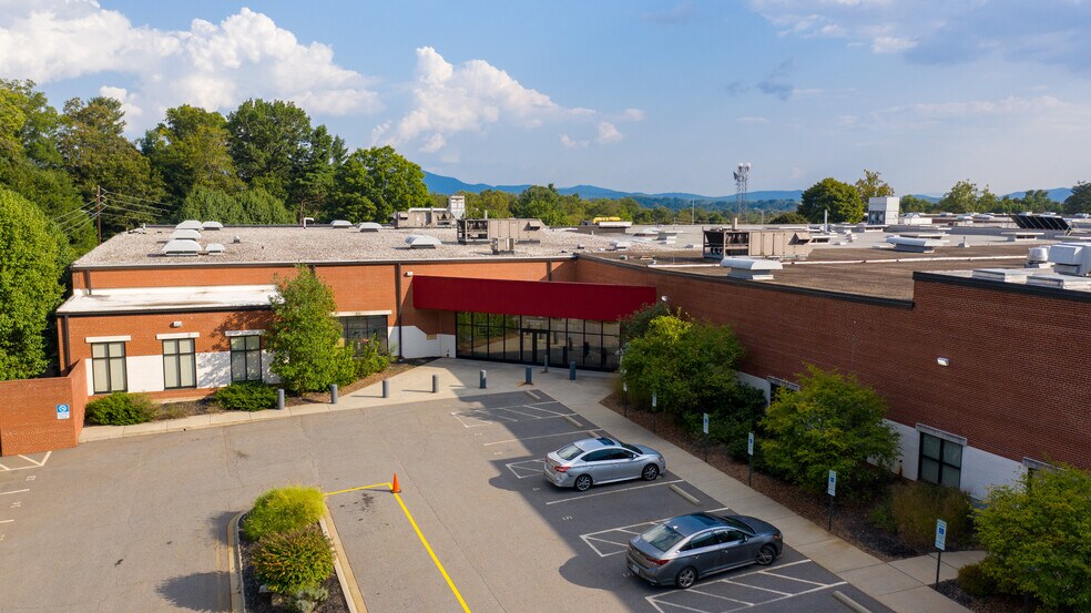 128 Bingham Rd, Asheville, NC à louer - Photo de l’immeuble – Image 2 sur 17