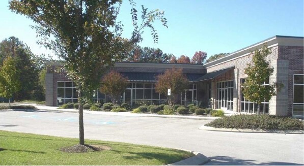 1300 Premier Dr, Chattanooga, TN à louer - Photo de l’immeuble – Image 2 sur 10