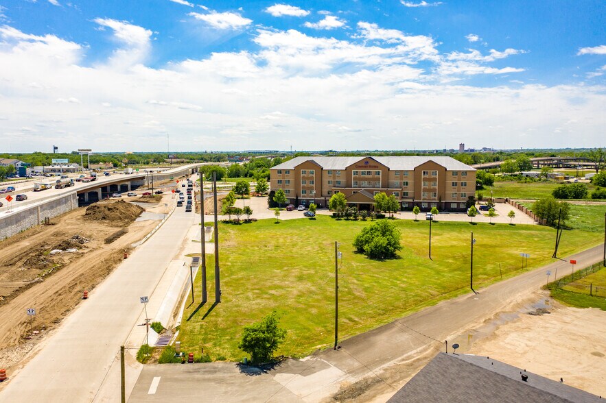 906 N IH-35, Waco, TX à vendre - Photo de l’immeuble – Image 3 sur 5
