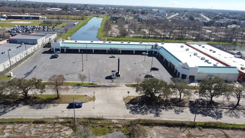 9820 Lake Forest Blvd, New Orleans, LA à vendre - Photo de l’immeuble – Image 2 sur 5