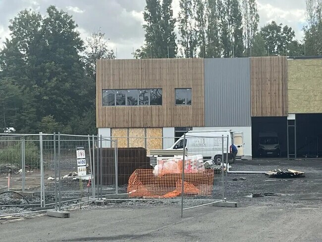 Plus de détails pour Industriel/Logistique à louer