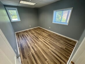 22196 Three Notch Rd, Lexington Park, MD à louer Photo de l’immeuble– Image 1 sur 2