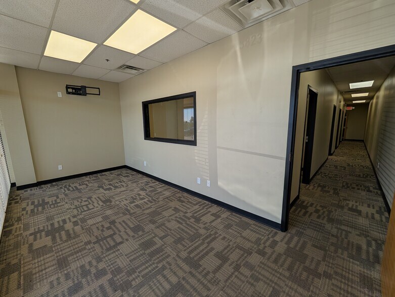 3815-3837 Charlestown Rd, New Albany, IN à louer - Photo de l’immeuble – Image 2 sur 18