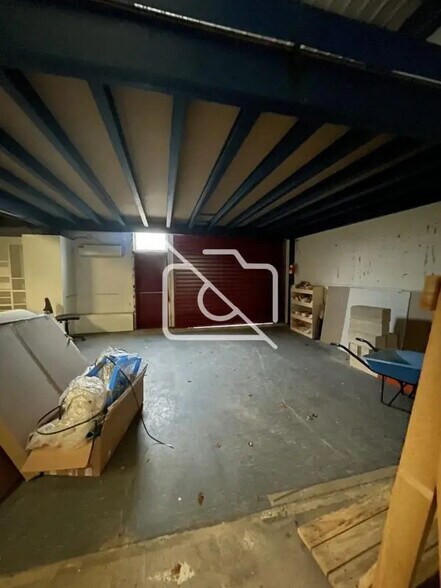 Industriel/Logistique dans Magny-les-Hameaux à vendre - Photo de l’immeuble – Image 2 sur 10