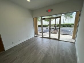 1035 NW 17th Ave, Delray Beach, FL à louer Photo intérieure– Image 2 sur 10