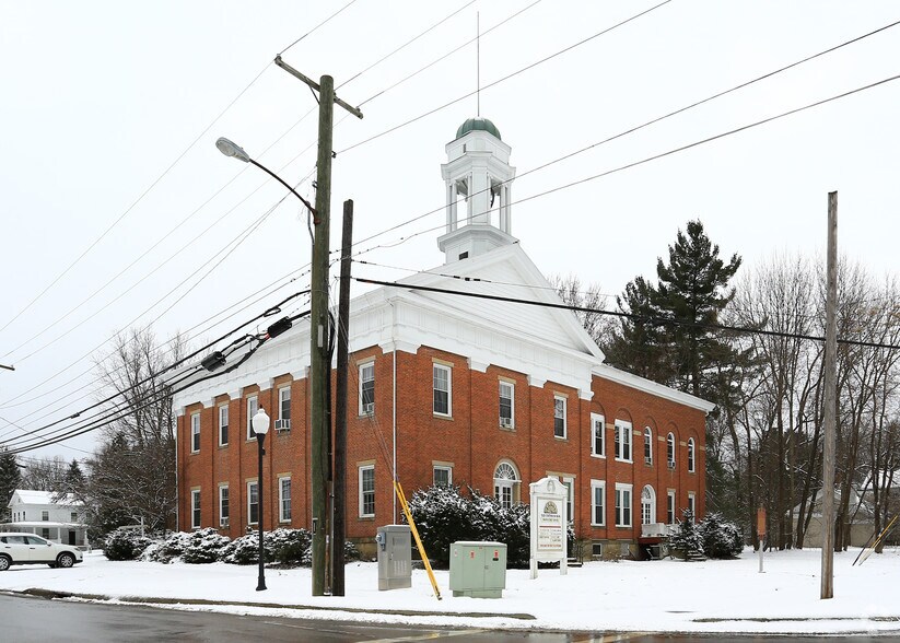 7 Court St, Canfield, OH à louer - Photo de l’immeuble – Image 1 sur 1