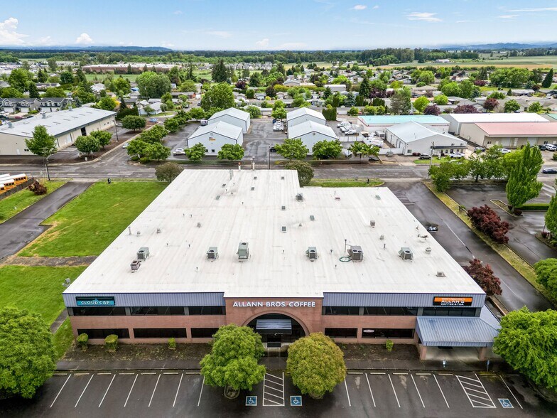 1852 Fescue St SE, Albany, OR à vendre - Photo de l’immeuble – Image 2 sur 86