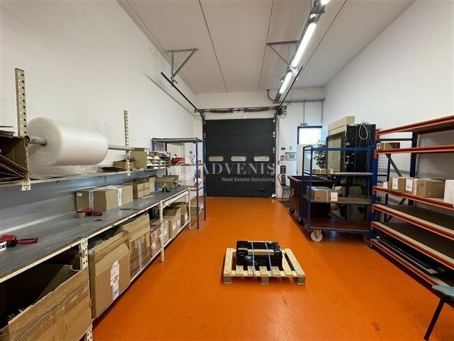 Plus de détails pour Local d’activités à vendre
